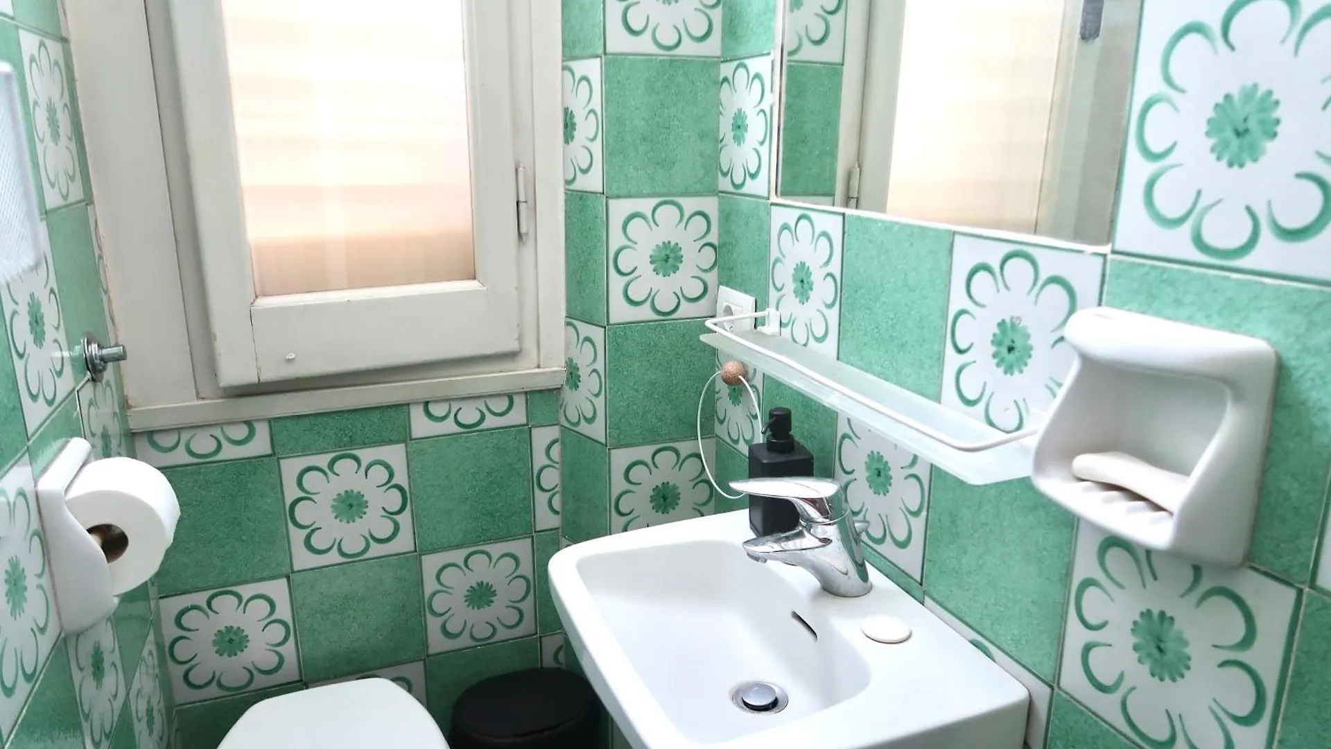 Spacious Esthers Room E Near Smn Firenze